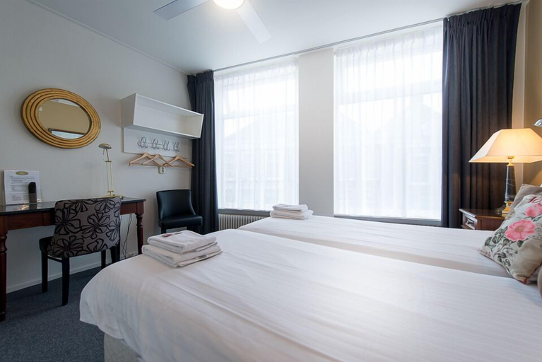 Bedroom 3, Hotel Grand Café de Wijnberg, Bolsward