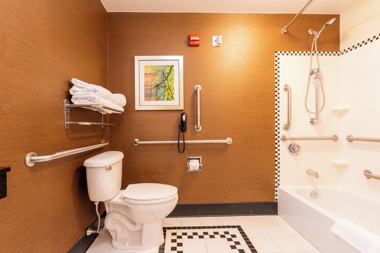 Bathroom 3, Fairfield Inn & Suites by Marriott Bedford, Bedford