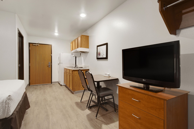 Bedroom 3, WoodSpring Suites Houston La Porte, Houston