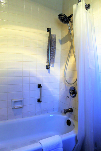 Bathroom 4, Big Pines Mountain House, El Dorado