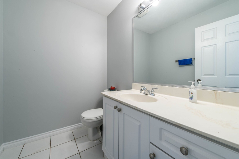 Bathroom 4, Family Home-Metrotown by Elevate Rooms, Greater Vancouver