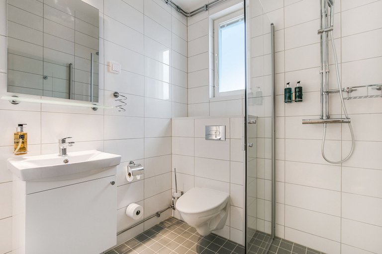 Bathroom 3, Turinge Hotel, Nykvarn