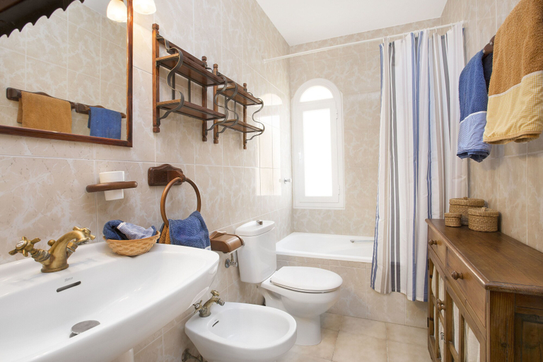 Bathroom 3, Villa Arcadas, Girona