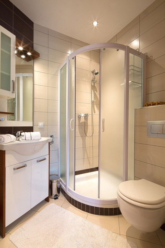 Bathroom 4, Montelux Apartments