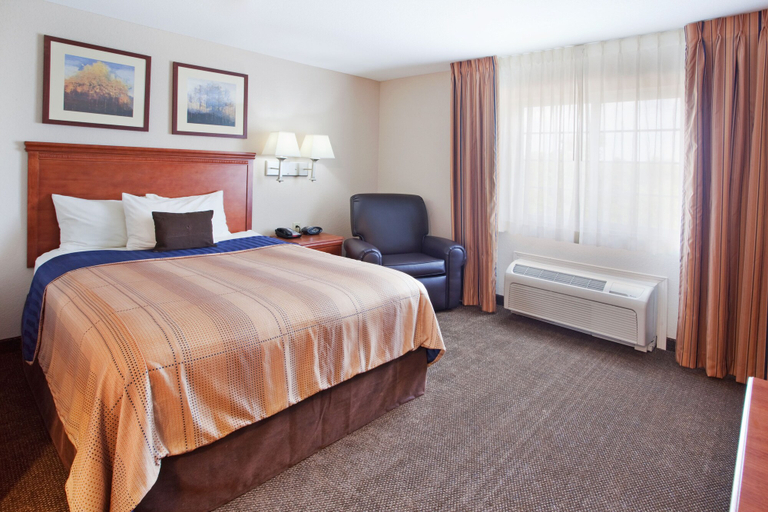 Bedroom 4, Candlewood Suites MACON, Bibb