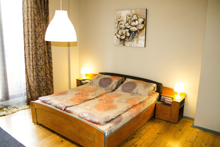 Bedroom 3, Popa Apartment, Stolichna