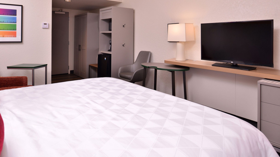 Bedroom 4, Holiday Inn & Suites ORLANDO I-DRIVE - THEME PARKS by IHG, Orange