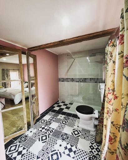 Bathroom 5, Le Fournil de Flavigny The Bakery rooms, Côte-d'Or