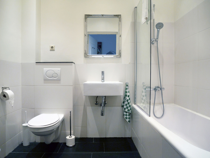 Bathroom 4, Stayci Apartments Central Station, Den Haag