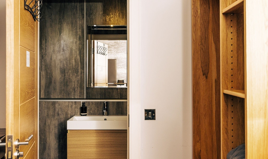 Bathroom 3, The Tower Gastro Pub & Apartments, Perthshire and Kinross