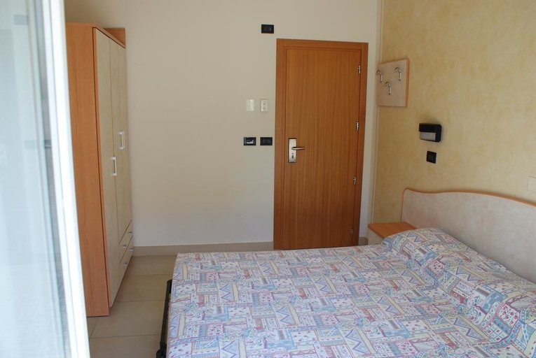 Bedroom 3, Pensione Londra, Rimini