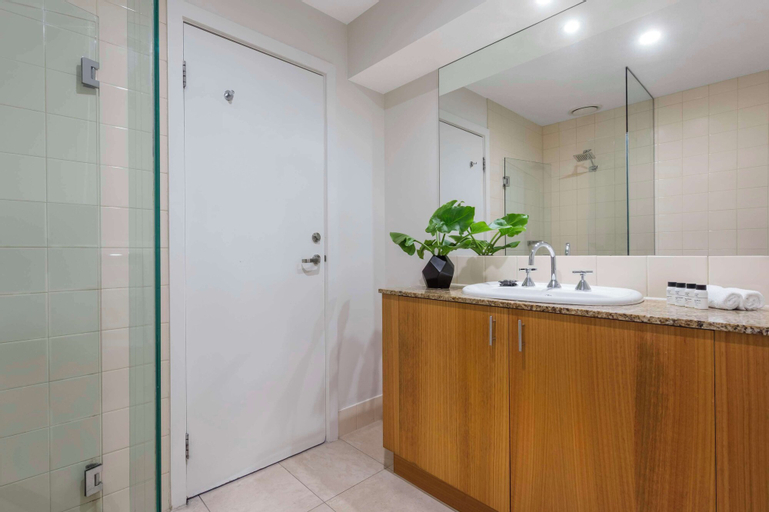 Bathroom 22