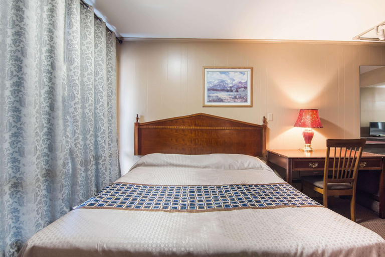 Bedroom 4, Knights Inn Amsterdam, Montgomery