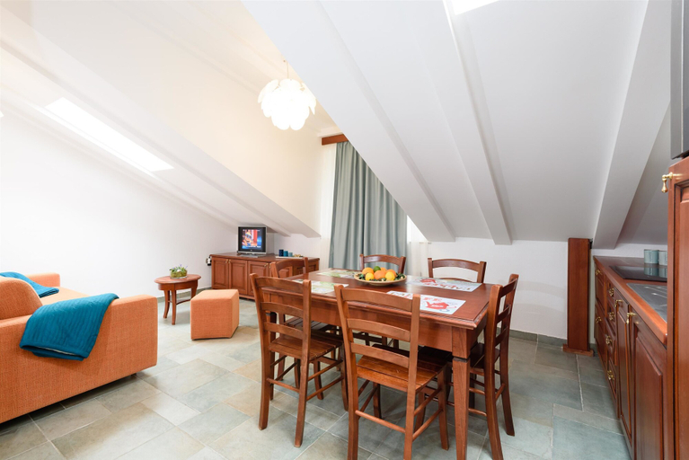 Others 2, Villa Meri, Trogir