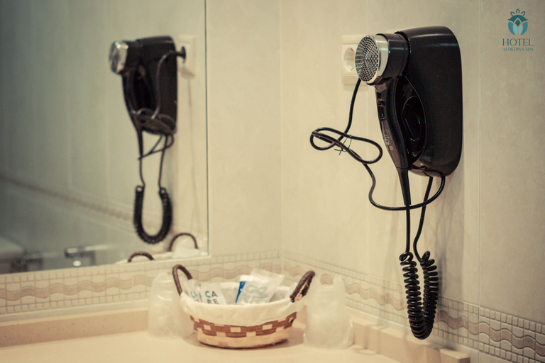 Bathroom 5, Hotel Almedina Spa, Cádiz