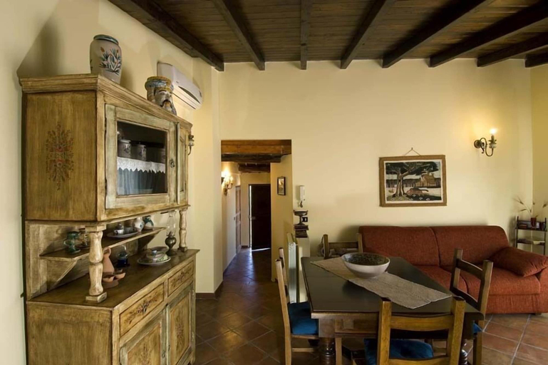 Others 5, Villa Ivoni 2, Palermo
