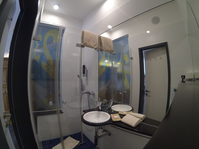 Bathroom 5, Hotel Landgasthof Köchlin, Lindau (Bodensee)
