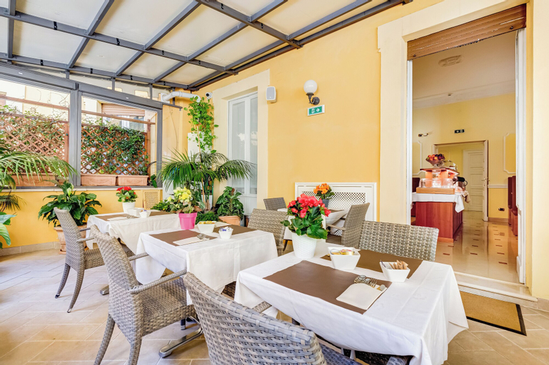 Food & Drinks 5, Hotel Cellini, Rome