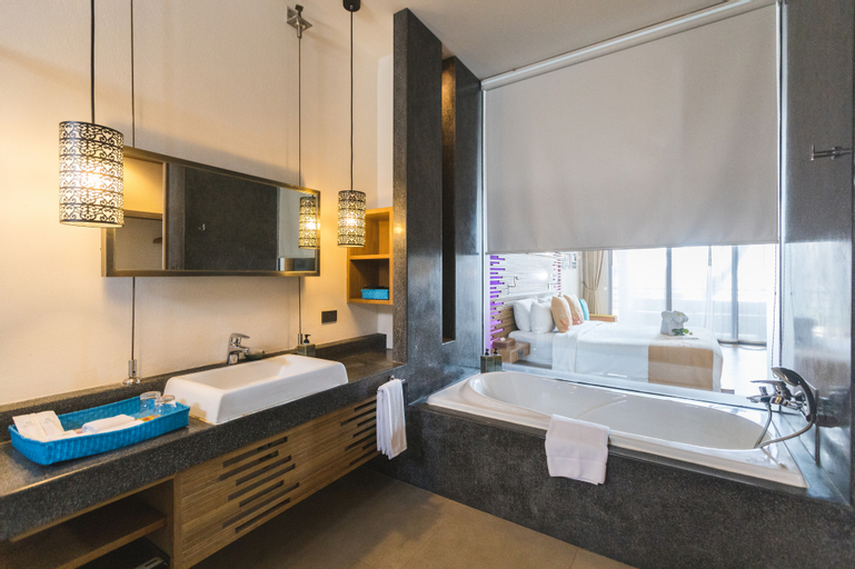 Bathroom 11