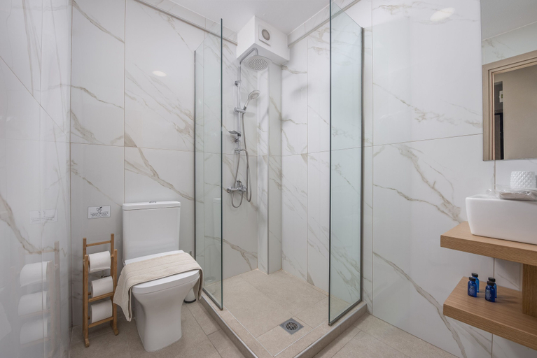 Bathroom 4, Your City Level, Central Macedonia