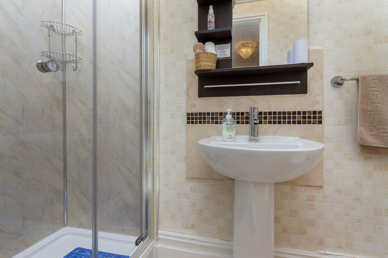 Bathroom 3, The Beechcliffe Hotel - Over 35's Only, Blackpool