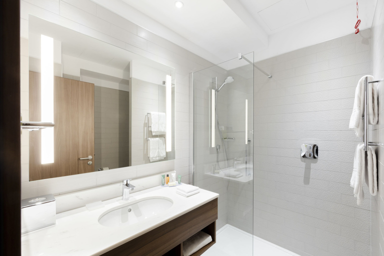 Bathroom 4, Hilton Garden Inn Bucharest Old Town, Municipiul Bucuresti