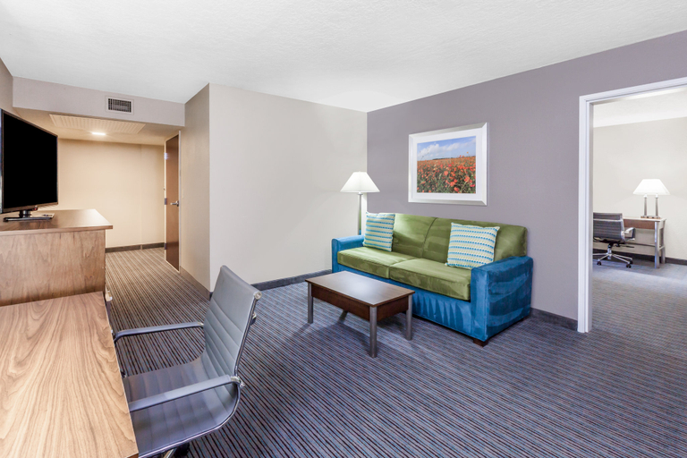Others 4, Holiday Inn & Suites OKLAHOMA CITY NORTH by IHG, Oklahoma
