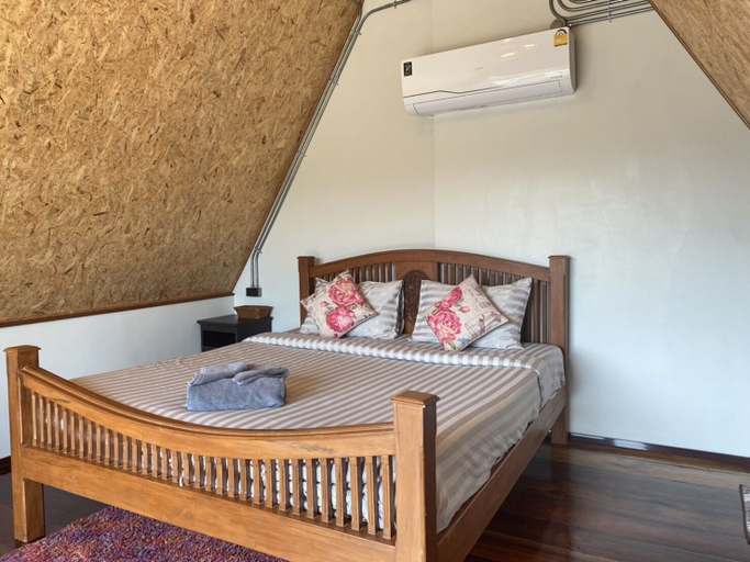 Bedroom 2, Riverside Hill Resort & Restaurant, Sai Yok