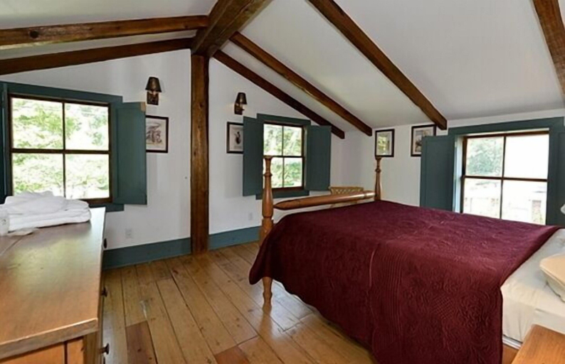 Bedroom, The Swayze Cottage, Niagara