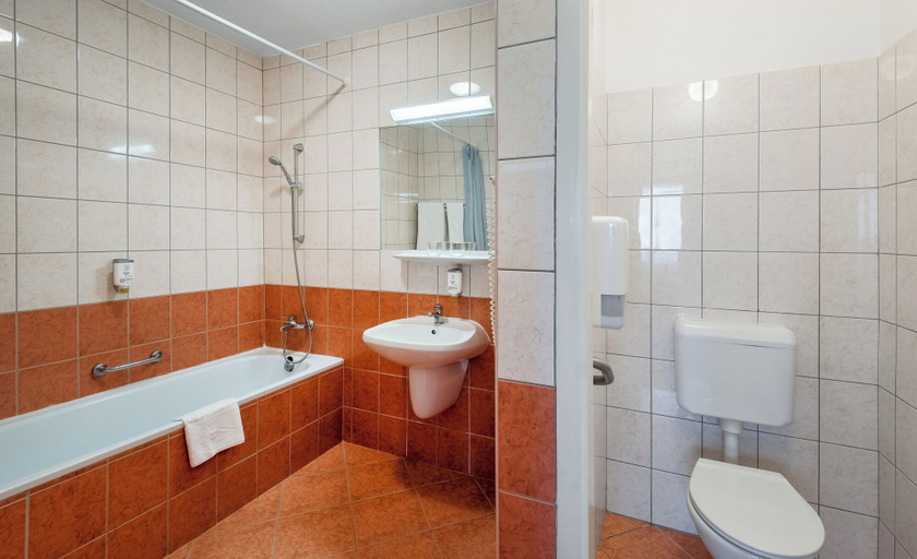 Bathroom 5, Hunguest Hotel Freya, Nagykanizsai/Zalakaros