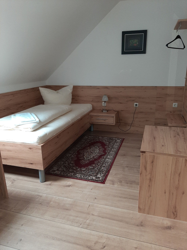 Bedroom 4, Landhotel Fuchsbau, Neustadt an der Waldnaab