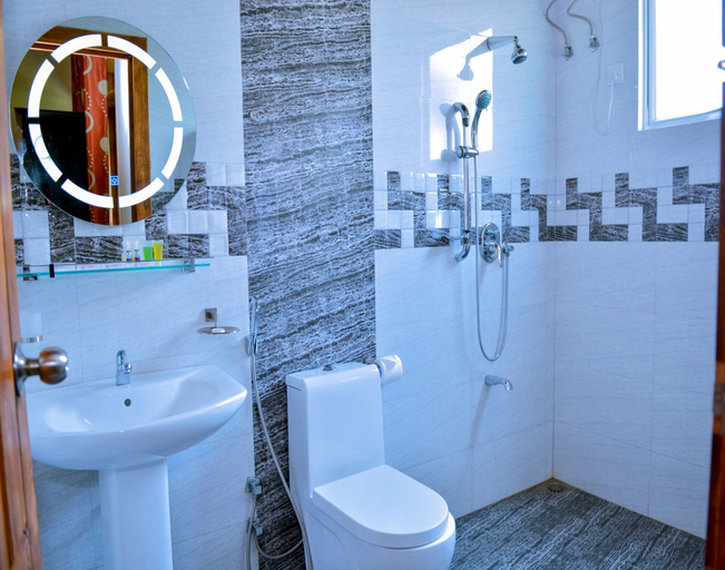 Bathroom 4, Palmera Eco Resort Nilaveli, Kuchchaveli