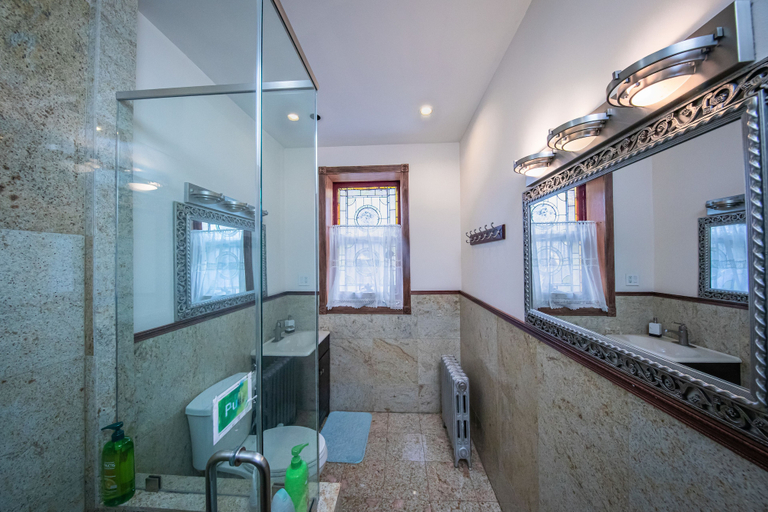 Bathroom 4, Lefferts Gardens Residence B&B, New York