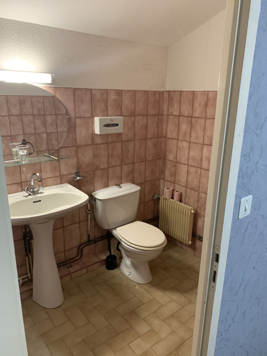 Bathroom 5, Hotel bon accueil, Ain