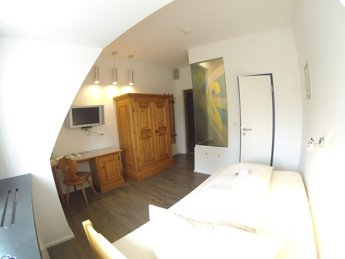 Bedroom 3, Hotel Landgasthof Köchlin, Lindau (Bodensee)