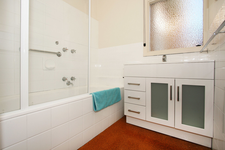 Bathroom, Lisson Holiday Rental, Melbourne