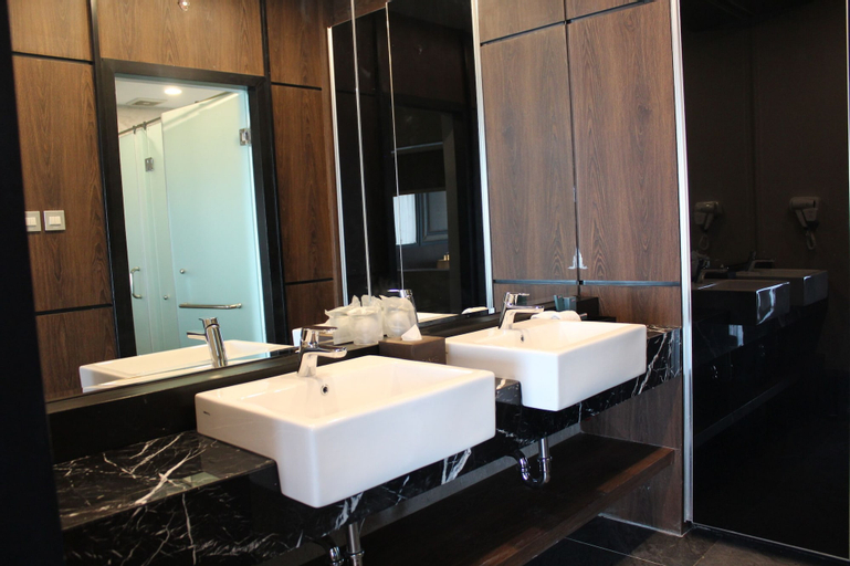 Bathroom 4