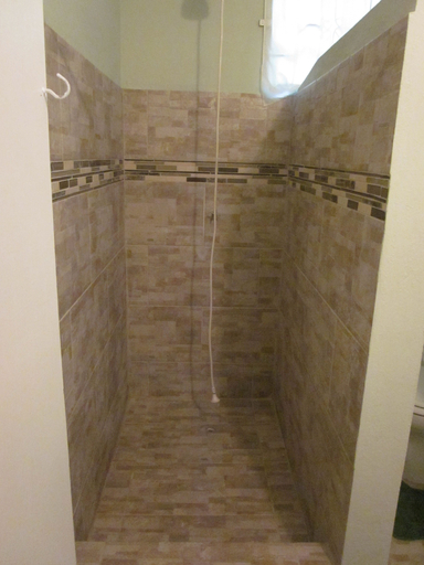 Bathroom 4, Buttercup Cottage Apartments