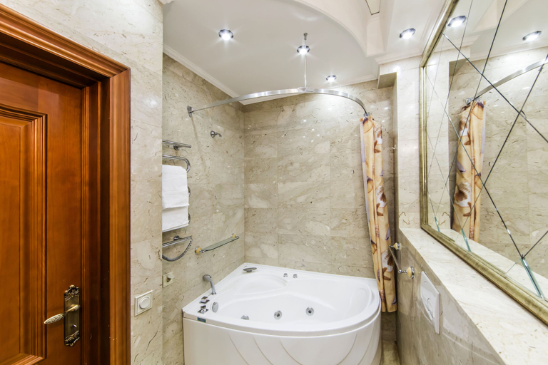 Bathroom 3, Luxurious Classic Apartment Bessarabka, Shevchenkivs'kyi