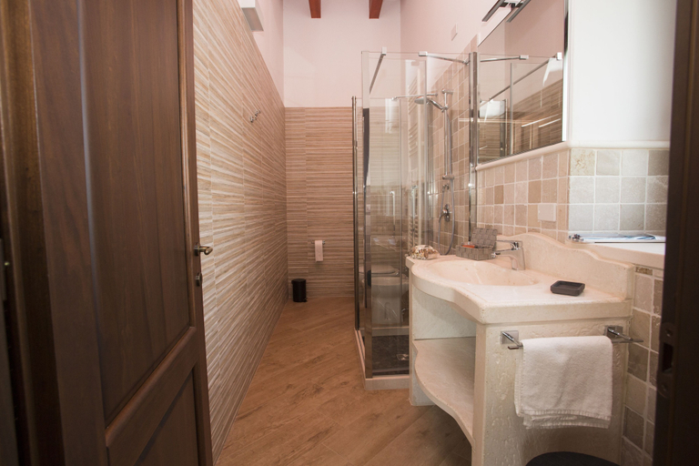 Bathroom 3, Masseria Stella, Bari