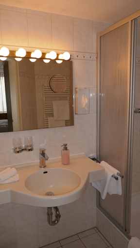 Bathroom 5, Hotel Rotkreuzplatz, München