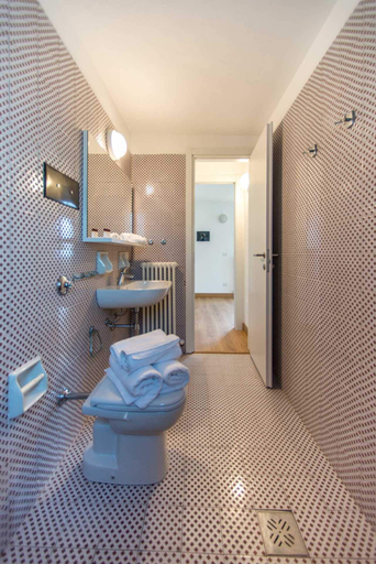 Bathroom 3, Casa sull'acqua, Lecco