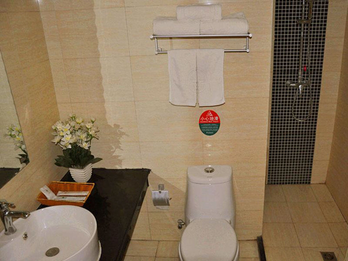 Bathroom 3, GreenTree Inn LinYi Lanshan District LinXi No.11 Road Express Hotel, Linyi