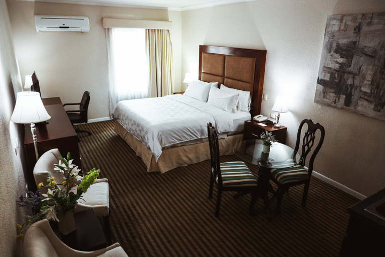 Bedroom 3, Holiday Inn DURANGO by IHG, Durango
