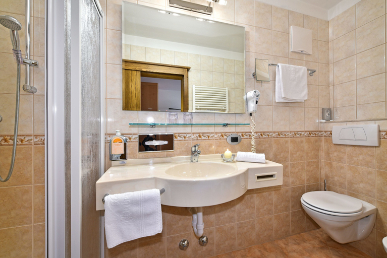 Bathroom 4, Hotel Hubertushof, Bolzano
