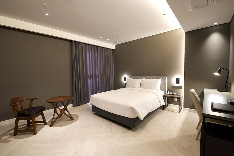 Bedroom 4, Busan City Hotel, Yeonje