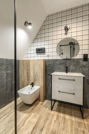 Bathroom 5, Szlakami 5 Dolin, Tatra