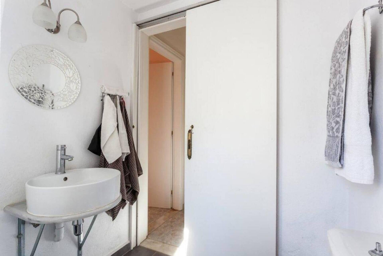 Bathroom 4, Paradise Found - A Greek Retreat With The View, Thessaly