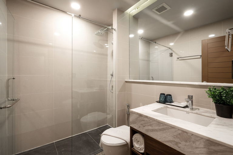Bathroom 7