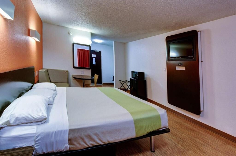 Bedroom 4, Executive Inn & Suites, Houston